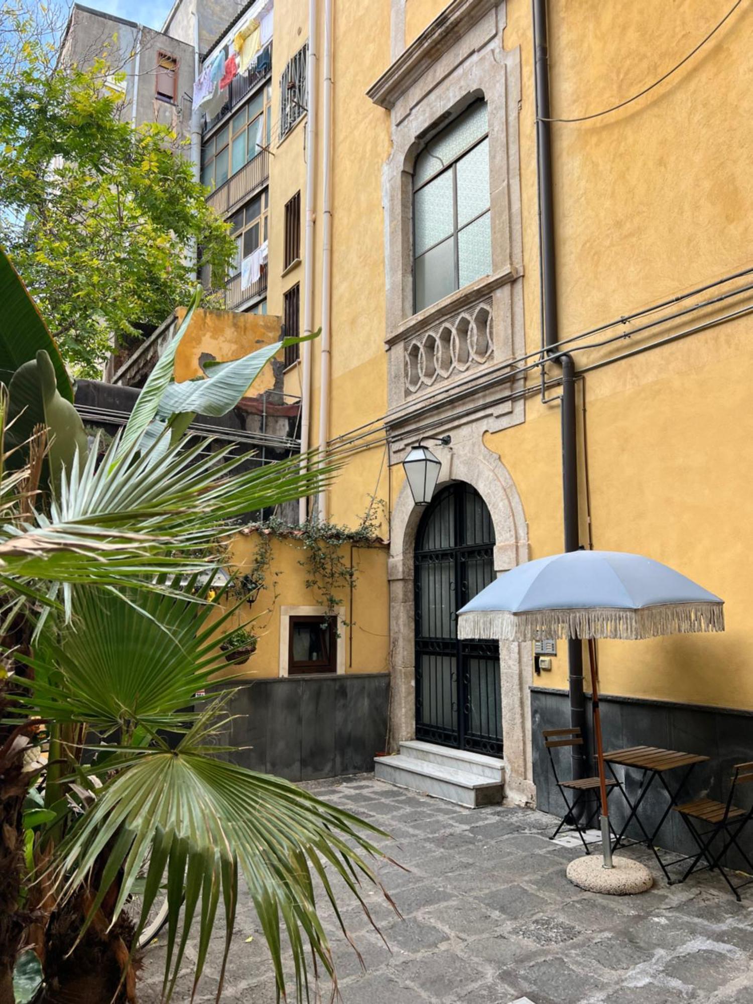 Palazzo Kolombo Villa คาตาเนีย ภายนอก รูปภาพ
